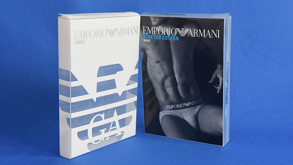 阿瑪尼合作萬利服飾透明包裝膠盒案例 阿瑪尼合作萬利服飾透明包裝膠盒案例