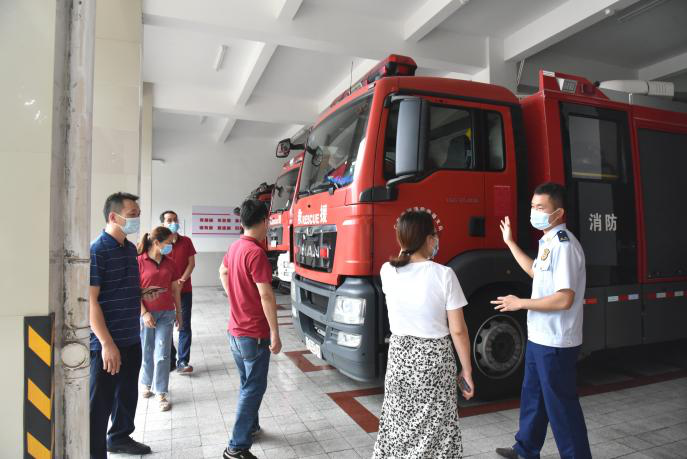 企業代表慰問松崗消防大隊 企業代表慰問松崗消防大隊