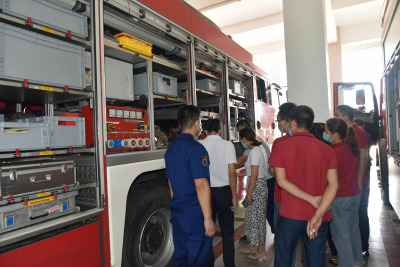 企業代表慰問松崗消防大隊 企業代表慰問松崗消防大隊